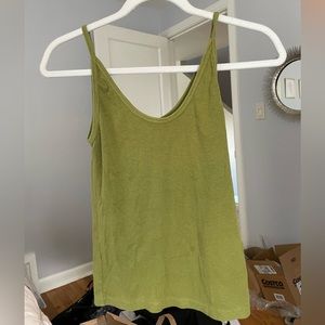 Universal Thread Green Tank